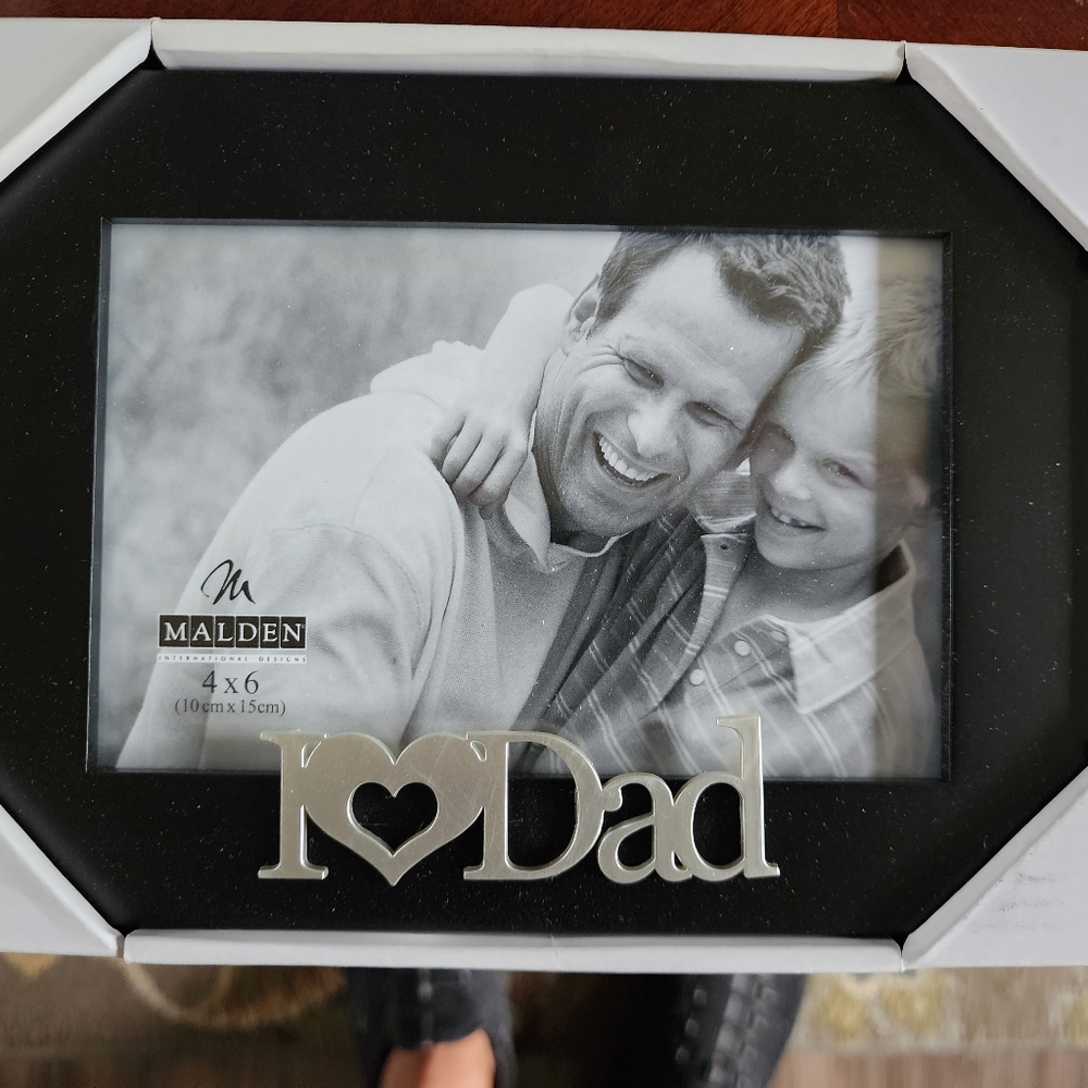 Black Matte photo frame with stand 4 x 6. I love Dad silver color logo